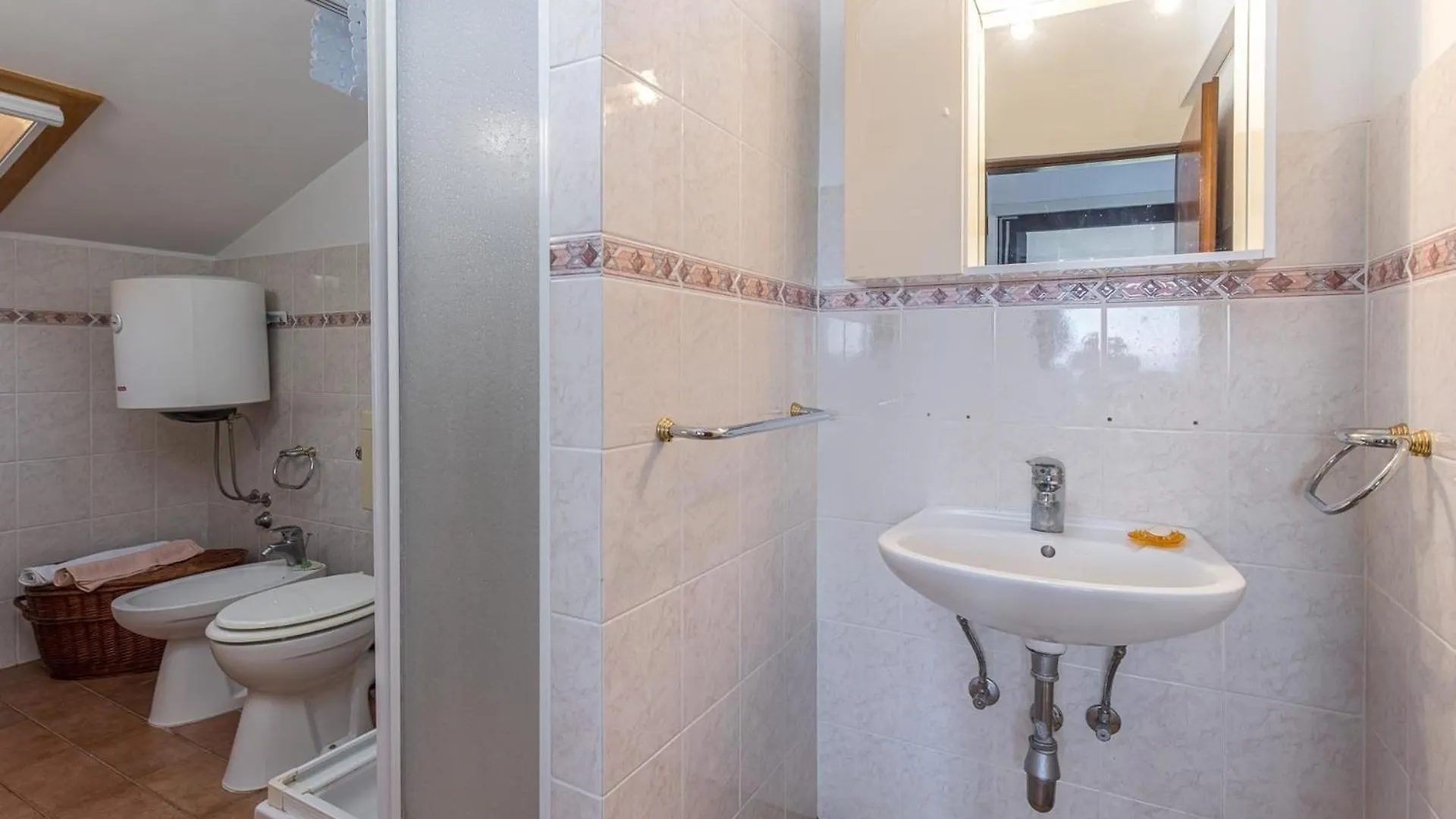 Apartment Ferienwohnung Fuer 6 Personen Ca 89 Qm In Njivice, Kvarner Bucht Krk